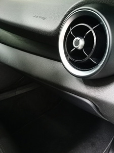 2017 Alfa Romeo Giulia 2.1 110 kW (14 foto / 15)