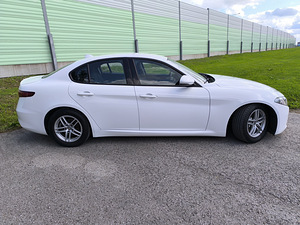 2017 Alfa Romeo Giulia 2.1 110 kW (3 foto / 15)