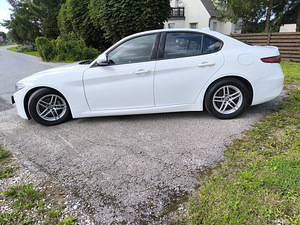 2017 Alfa Romeo Giulia 2.1 110 kW (5 foto / 15)