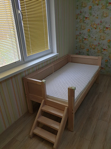 Детская кровать (3 фото из 4)