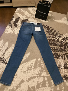 Джинсы Guess Curve x s:w28/L32 (2 фото из 3)
