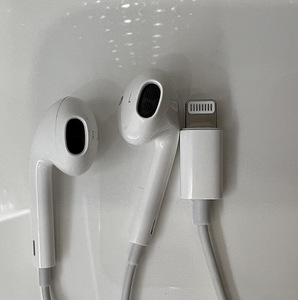 Airpods (juhtmega) (3 foto / 4)