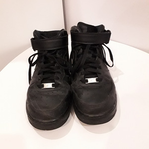 NIKE AIR FORCE, s 41 (2 foto / 3)