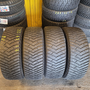 255 65 R 17 Goodyear Ultra Grip Ice Arctic SUV (1 foto / 4)