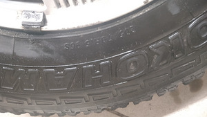 15-дюймовые диски Cadillac (5x115) + ламели 205/70R15 (3 фото из 5)