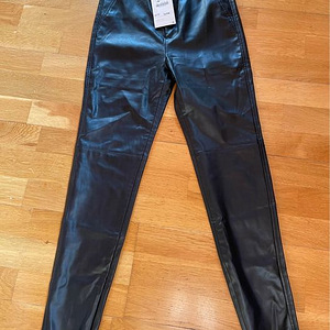 Новые брюки Zara (1 фото из 2)