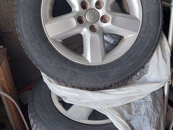 Колеса на дисках Тойота RAV4
