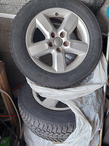 Колеса на дисках Тойота RAV4 (1 фото из 3)