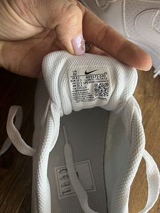 Кроссовки (Nike ) (3 фото из 3)