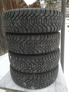 Goodyear Ultra Grip 500 185/65 R15 mustrit 6-7 mm (2 foto / 2)