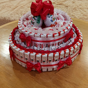 Торт из конфет (2 фото из 3)