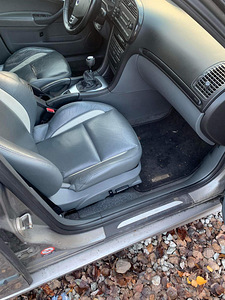 Saab 9-3 (8 фото из 9)