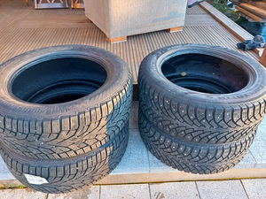 Зимняя резина 235/55R17 4 шт. (2 фото из 3)