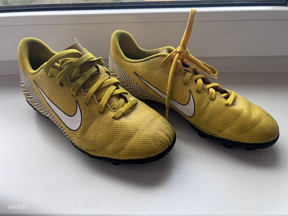 Футбольные бутсы Nike, размер 36,5.