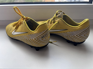 Футбольные бутсы Nike, размер 36,5. (2 фото из 3)