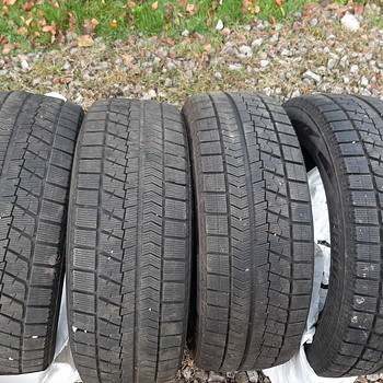 BRIDGESTONE BLIZZAK VRX 215/55 R18 Lamellrehvid