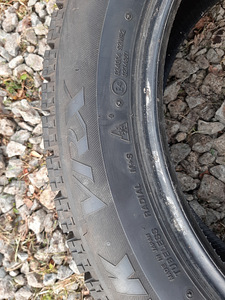 BRIDGESTONE BLIZZAK VRX 215/55 R18 (2 фото из 3)