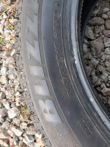 BRIDGESTONE BLIZZAK VRX 215/55 R18 (3 фото из 3)