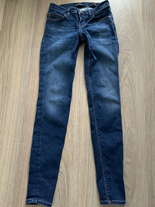 Джинсы Guess 25 (3 фото из 3)