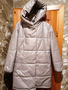 Женская одежда (2 фото из 3)