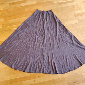 Фантастическая летящая юбка Скидка 120€Одна копия (4 фото из 8)