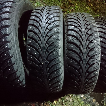 15 " Sava naelrehvid 185 60 15 4tk