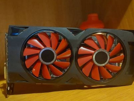 ПРОДАЕТСЯ AMD XFX RX 470 8 ГБ.