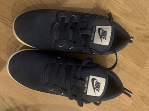 Nike размер 38 (4 фото из 7)