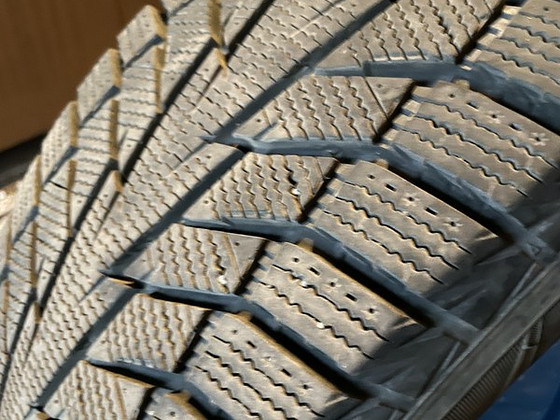 Hankook 215/55 R16