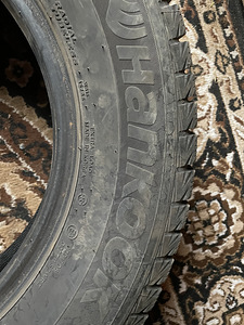 Hankook 215/55 R16 (4 фото из 4)