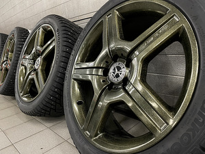 19-дюймовые оригинальные легкосплавные диски AMG (1 фото из 8)