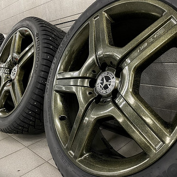 19-дюймовые оригинальные легкосплавные диски AMG