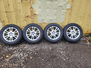 Продам оригинальные VOLVO диски вместе с шинами (1 фото из 4)