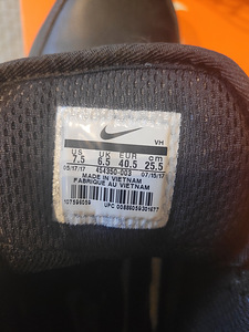 Nike , 40.5 (3 foto / 3)