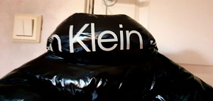 Новая красивая куртка Calvin Klein (3 фото из 3)