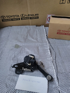 Toyota Land Cruiser 200 89407-60031 89408-60020 89408-60040 (1 foto / 7)