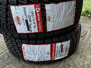 Гравийные шины MRF ZDM3 195/70 R15 DOT2017 (5 фото из 5)