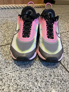 Кроссовки – Nike AIR MAX 2090 (2 фото из 3)