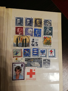 Продам Различные марки / альбом марок (1 фото из 10)