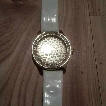 Часы guess