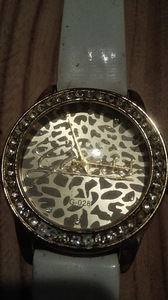 Часы guess (3 фото из 3)