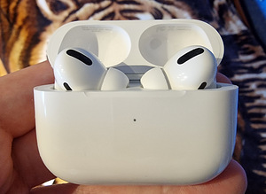 Продать новые Airpods Prod (3 фото из 5)