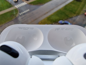 Продать новые Airpods Prod (5 фото из 5)
