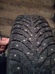 Naastrehvid valuvelgedel. Nokian hakkapeliitta 9 (1 foto / 4)