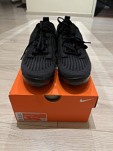 Nike VaporMax (2 фото из 4)