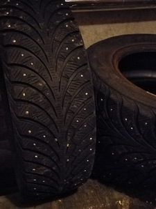 Продам шины (2 фото из 5)