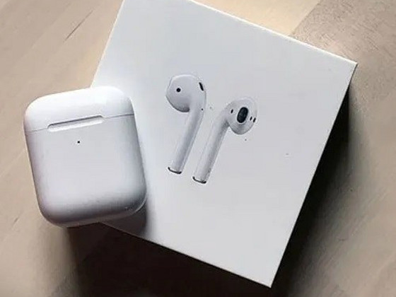 White 2nd Generation Wireless Apple Airpods (only KEYS +usb)