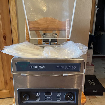Вакуумный упаковщик Henkelmann Mini Jumbo.