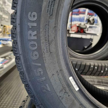 Новая шипованная резина 215/60R16