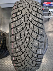 Новая шипованная резина 215/60R16 (2 фото из 3)
